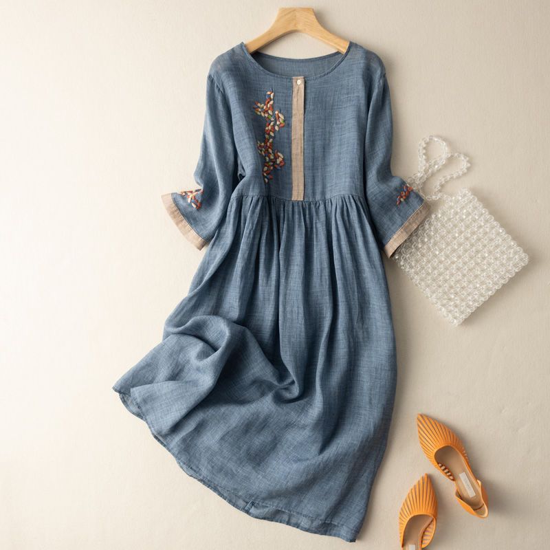 Eulalia | Sukienka midi damska na lato z haftem