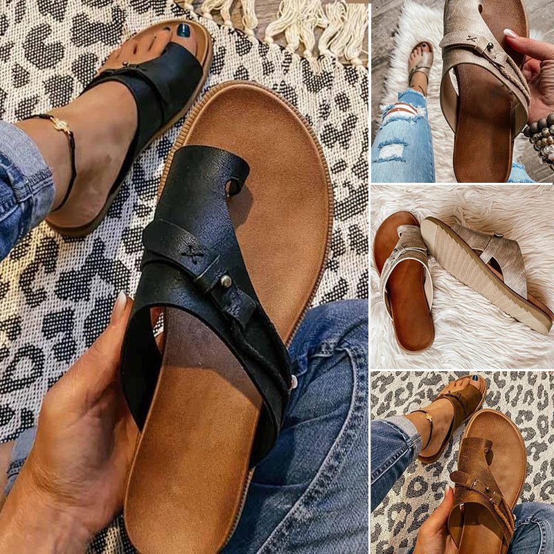 Noa | Sandalias planas para mujer con anillo en dedo y tiras