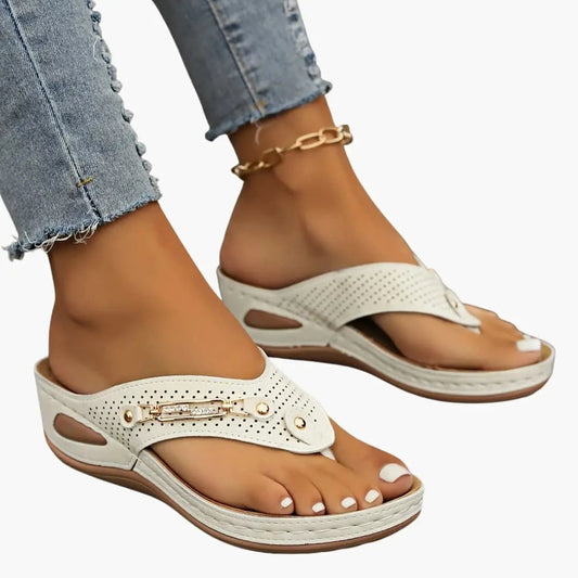 Paulina | Sandalias para mujer con tiras ajustables y suela acolchada