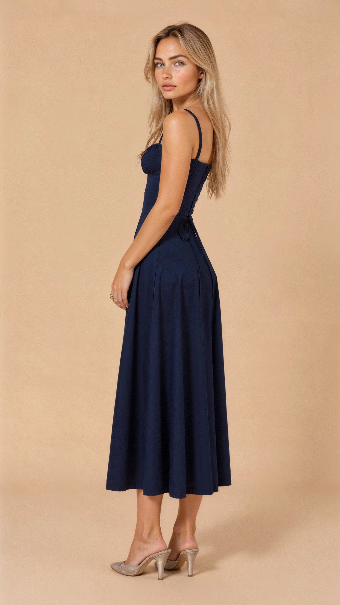 Lureza | Robe midi avec design corset et jupe fluide