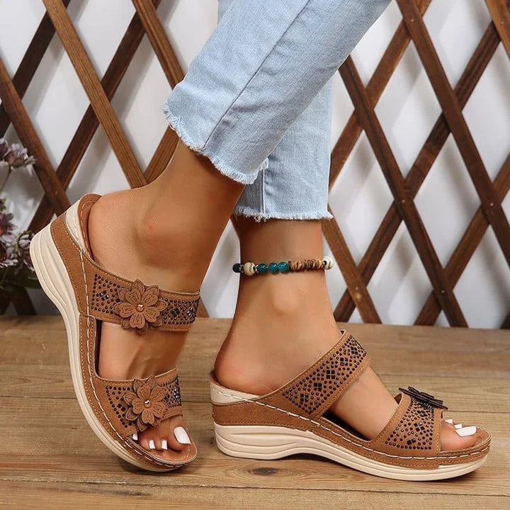 Yarael | Sandalias con cuña para mujer con tiras florales | Transpirables