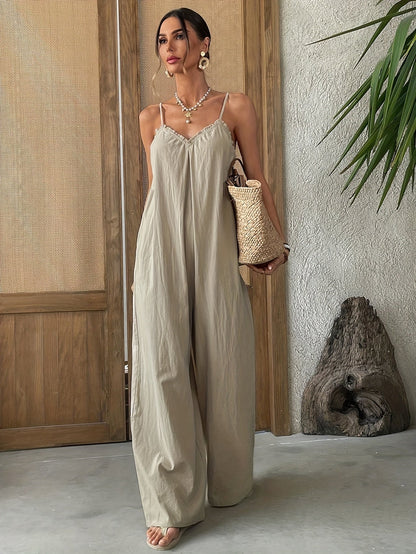 Lorenza | Damenjumpsuit mit feinen Trägern und weitem Schnitt  