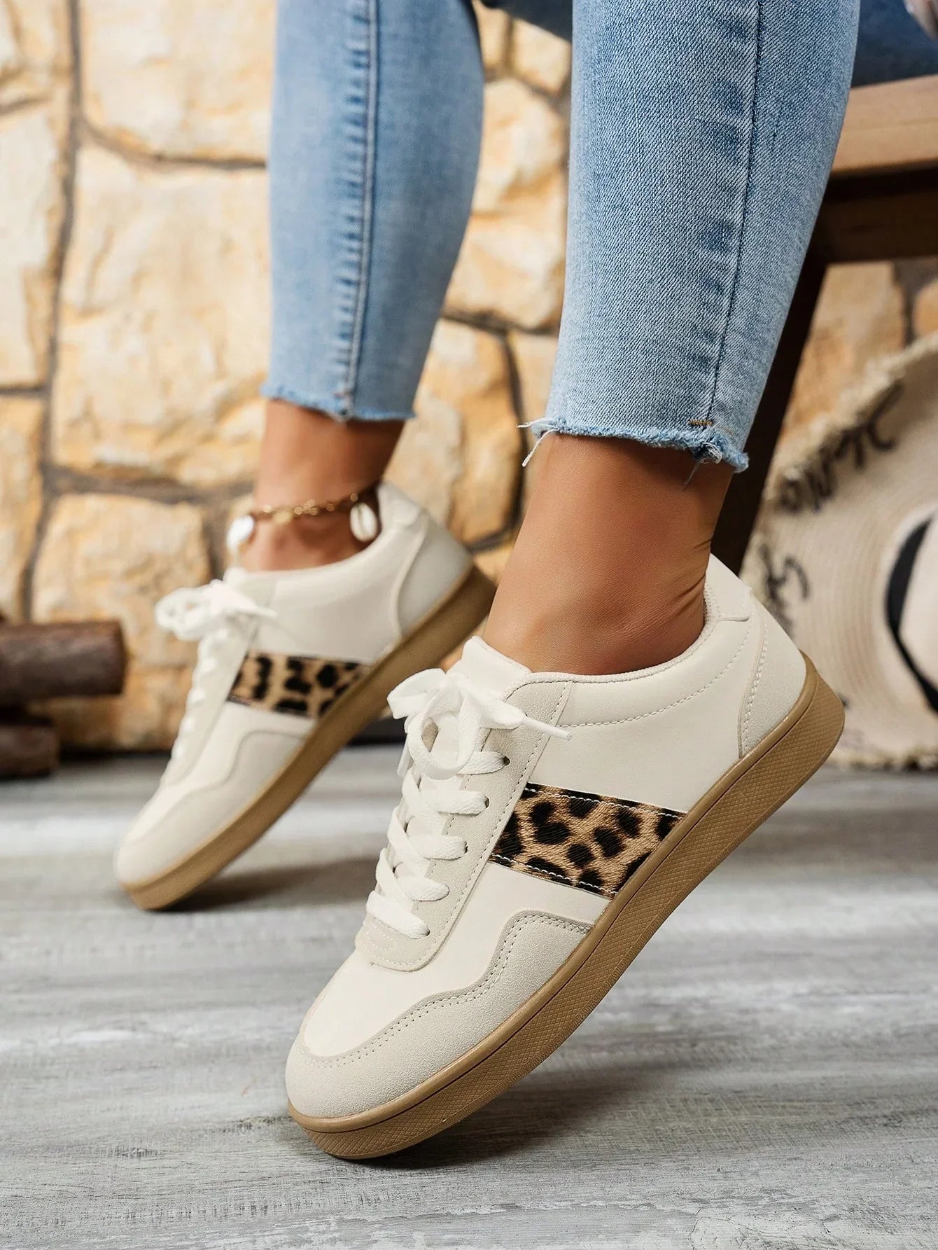 Laura | Sneaker mit Leopardenmuster und Schnürsenkeln