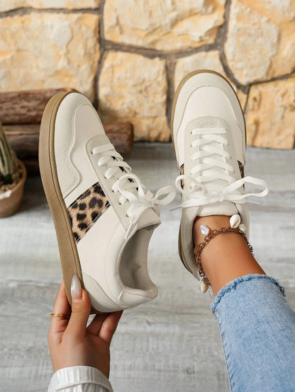 Laura | Sneaker mit Leopardenmuster und Schnürsenkeln