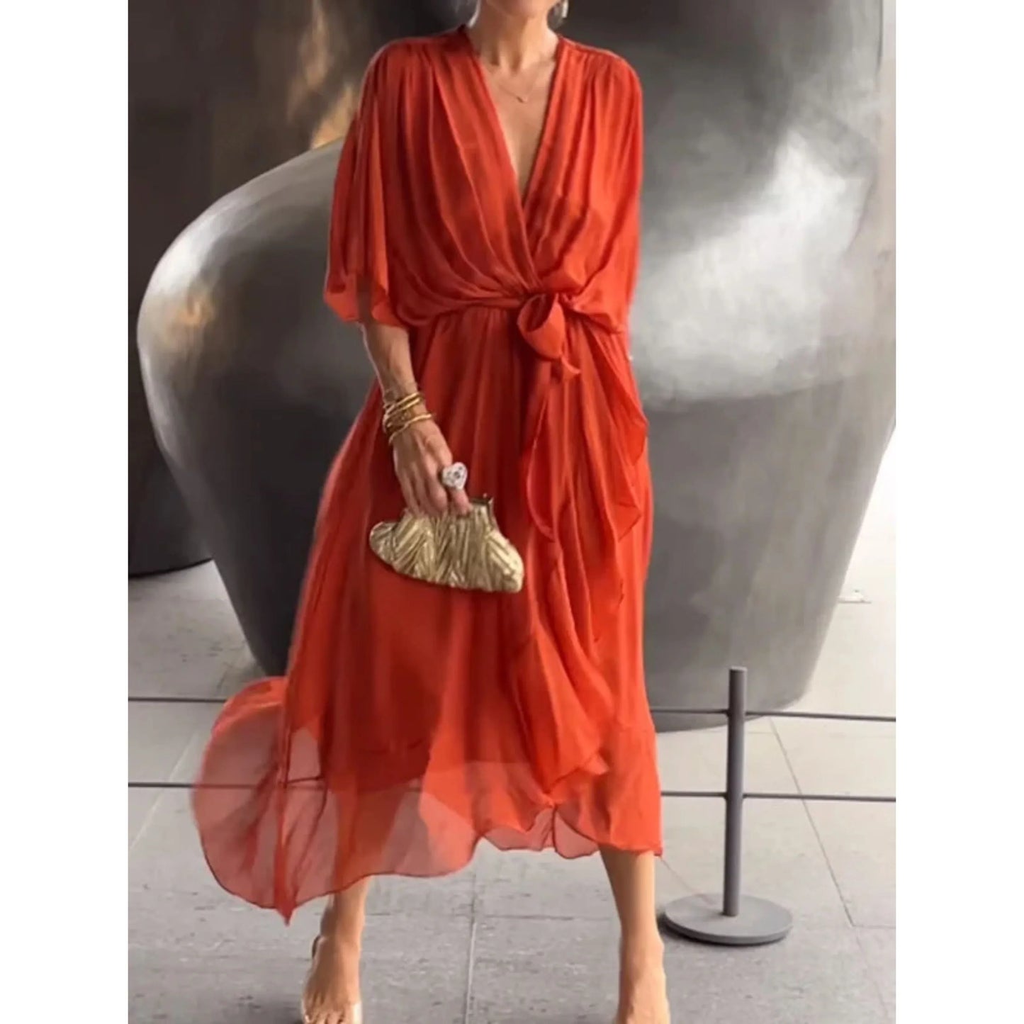 Camila | Mujer vestido midi con escote en V y cinturón
