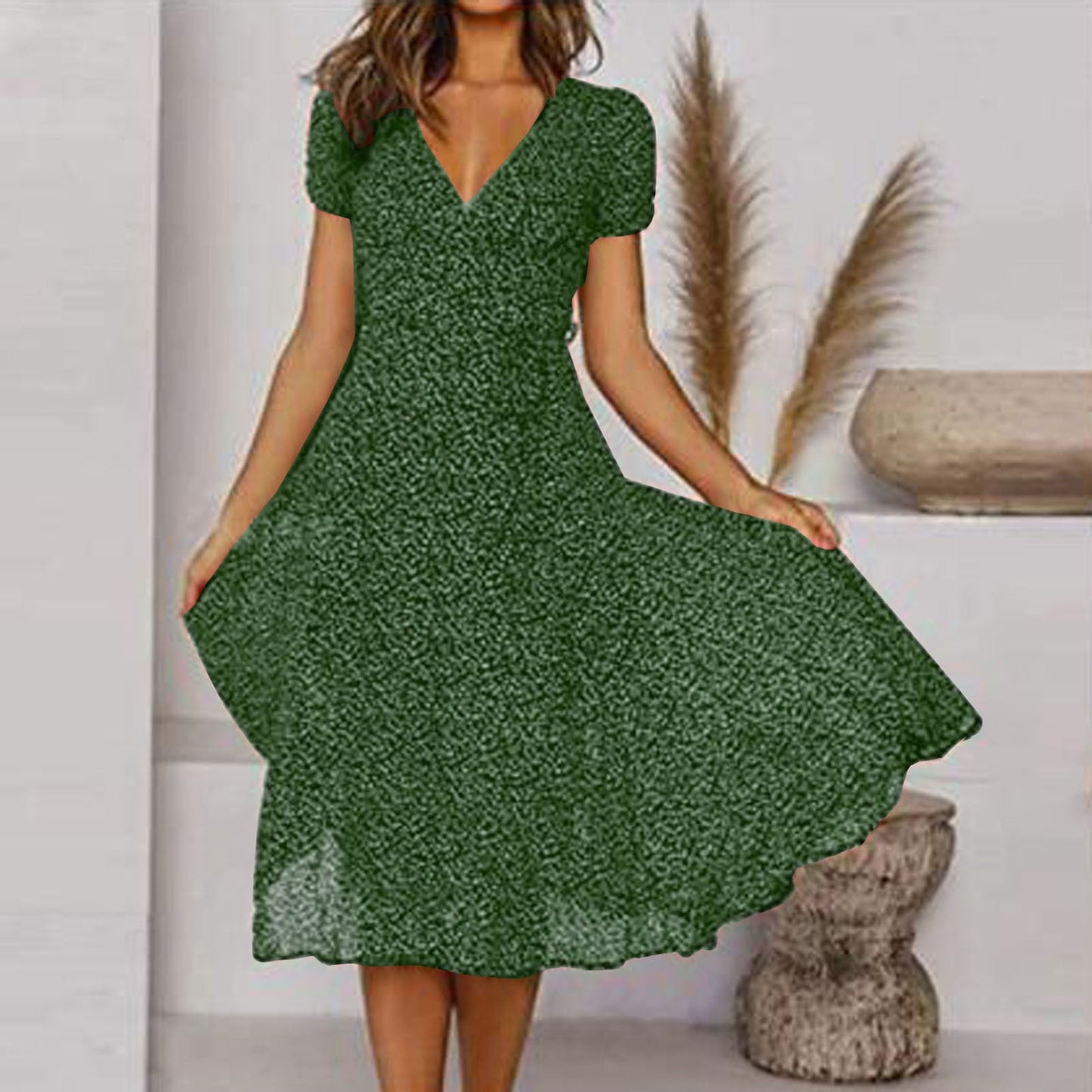 Teodora | Robe midi avec décolleté en V et manches courtes