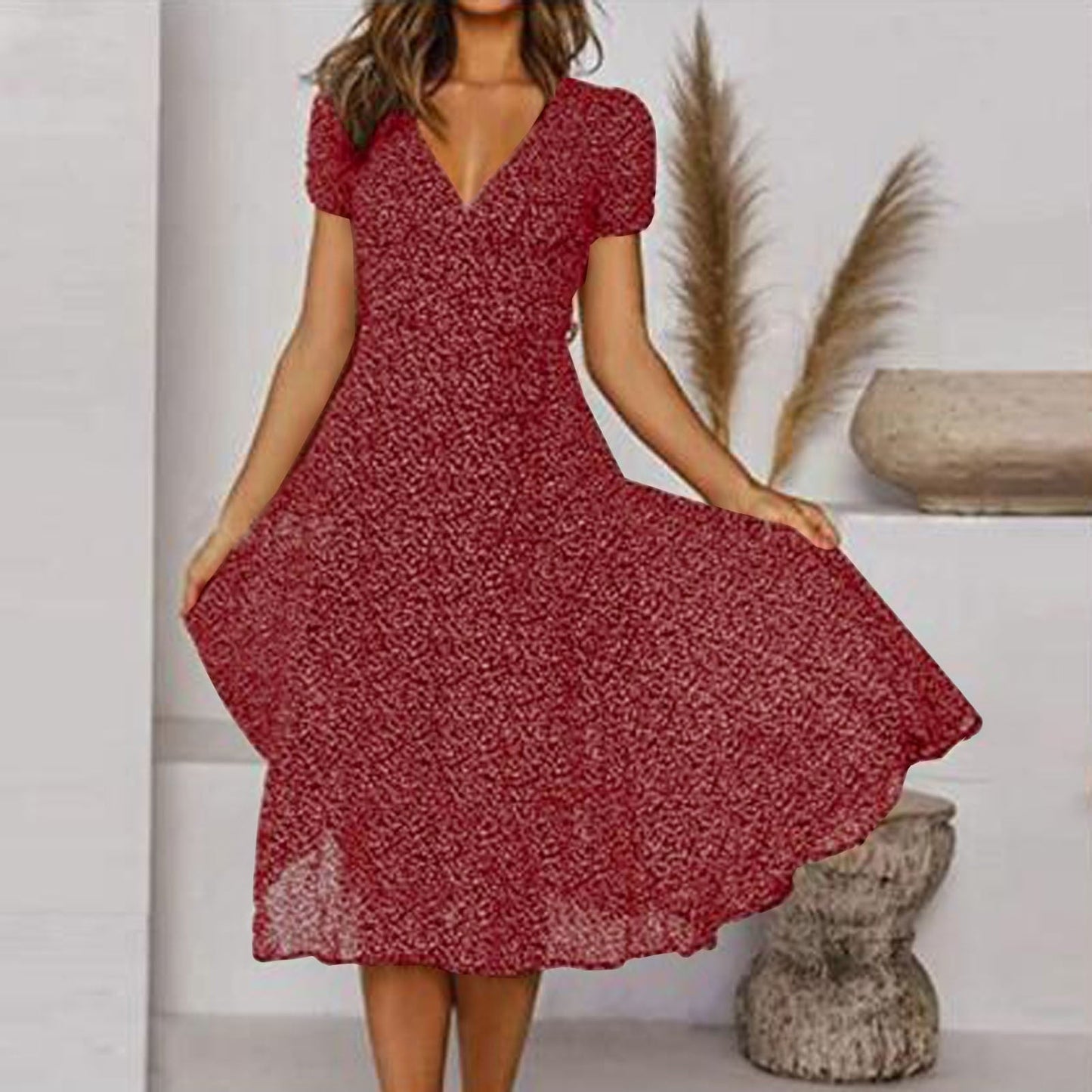 Teodora | Robe midi avec décolleté en V et manches courtes