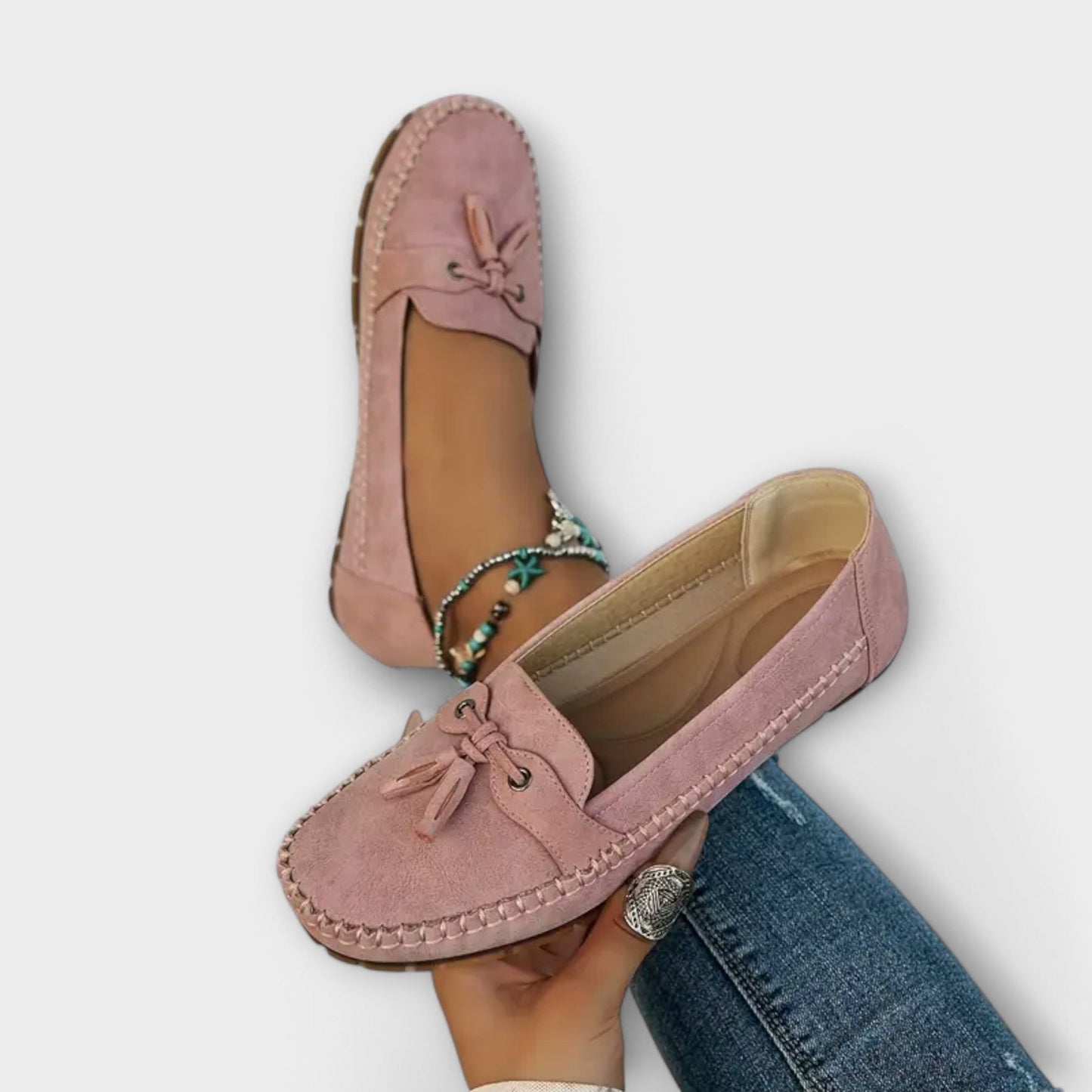 Loravia | Mocasines para mujer con diseño cómodo y detalle decorativo frontal