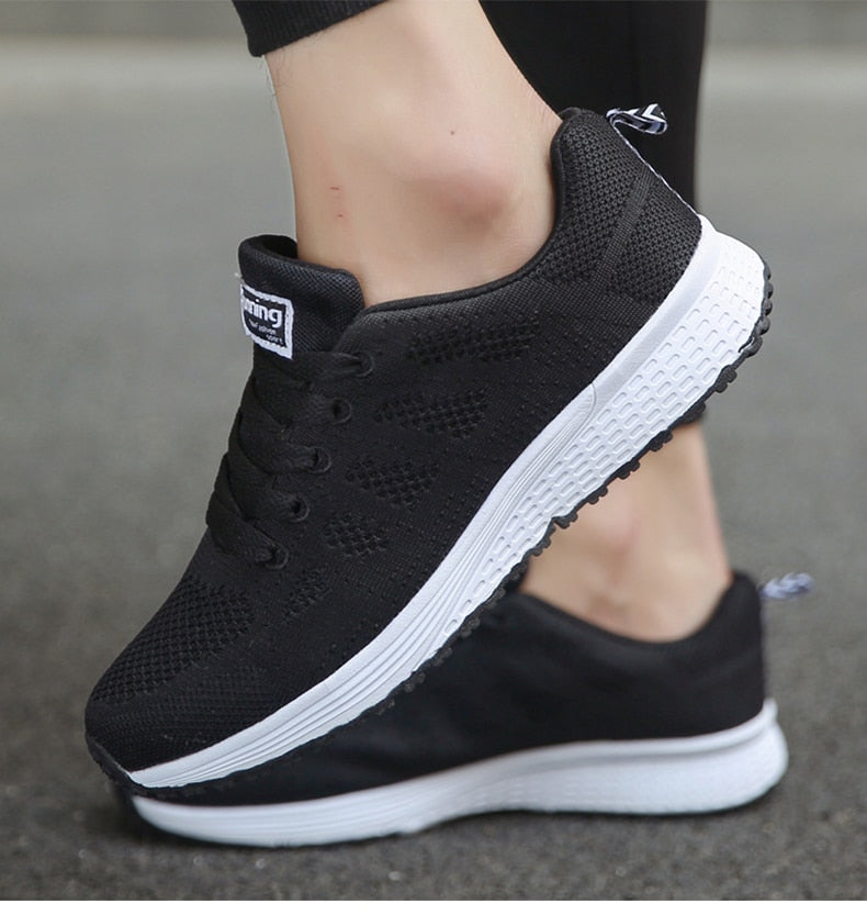 Blanca | Zapatillas ortopédicas con malla transpirable y cordones