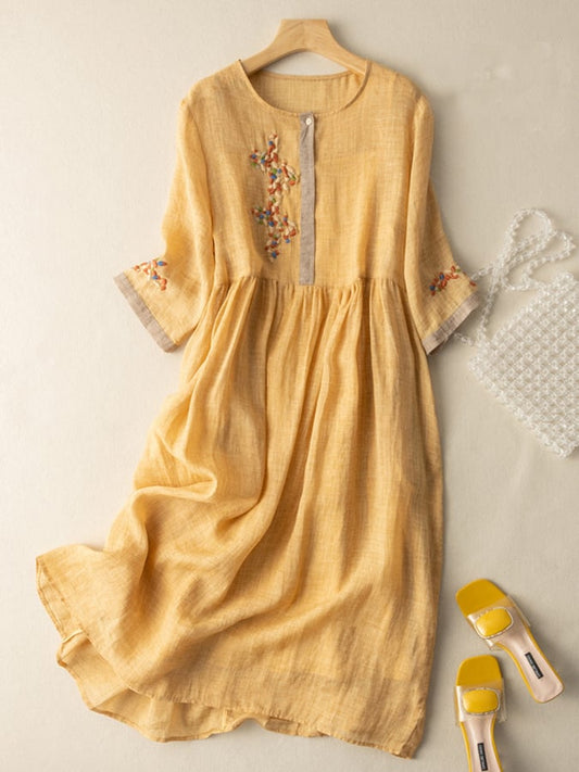 Zoe | Vestido Bordado de Manga 3/4 con Cuello Redondo