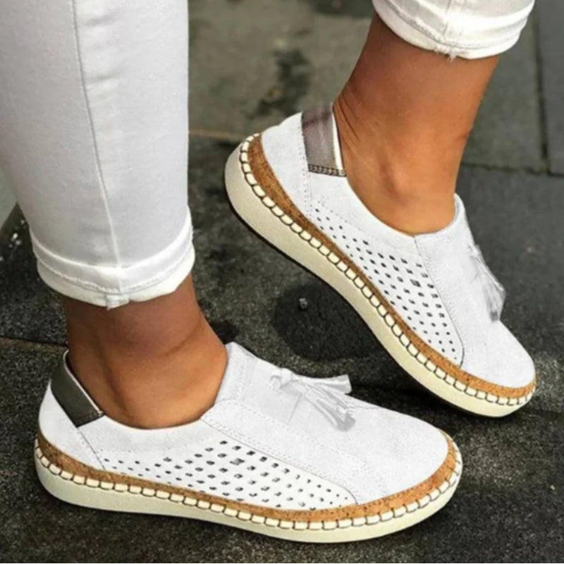 Elara | Zapatillas slip-on para mujer perforadas transpirables | Ligeras