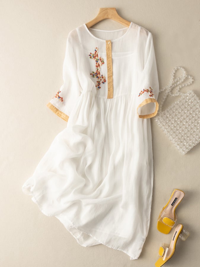 Zoe | Vestido Bordado de Manga 3/4 con Cuello Redondo