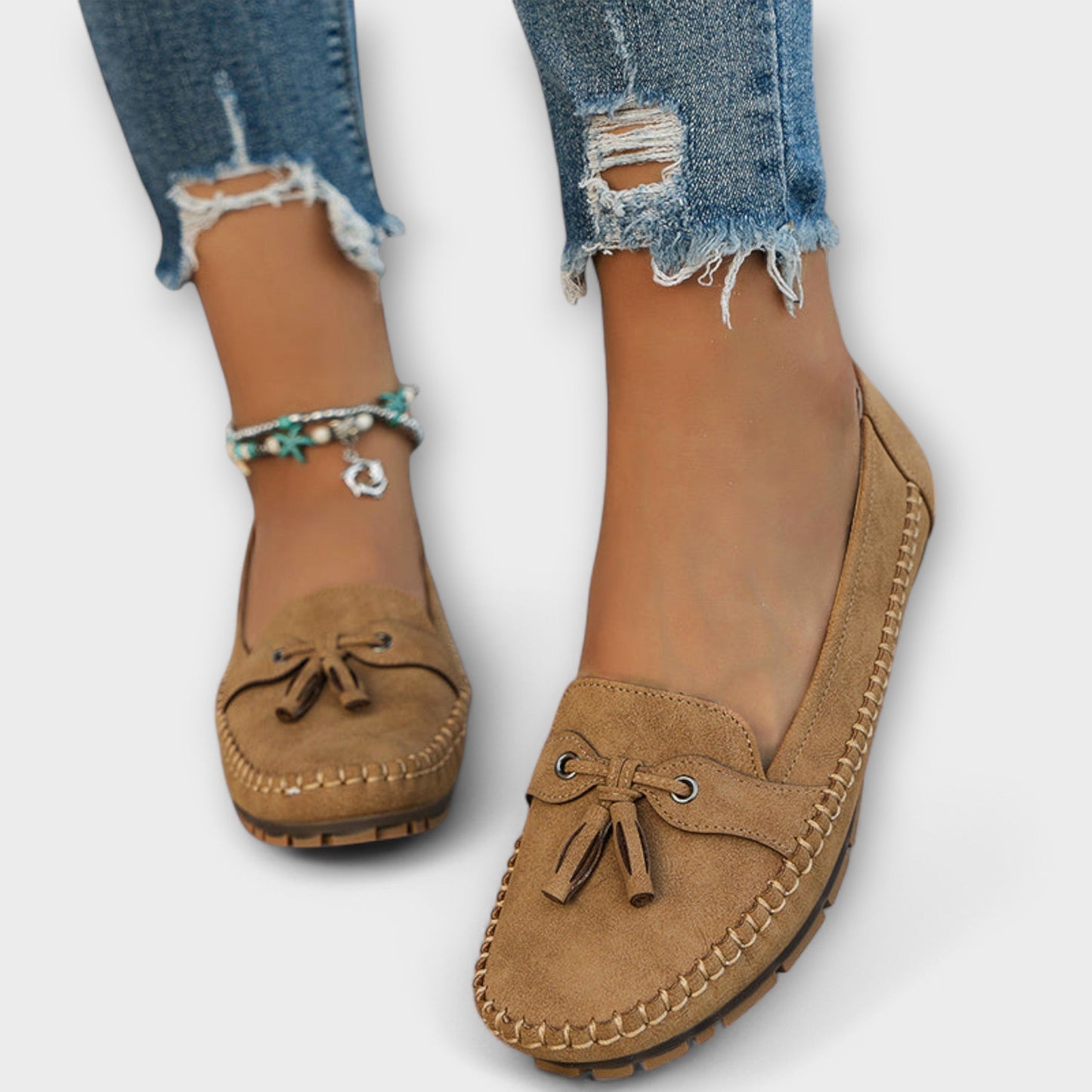 Loravia | Mocasines para mujer con diseño cómodo y detalle decorativo frontal