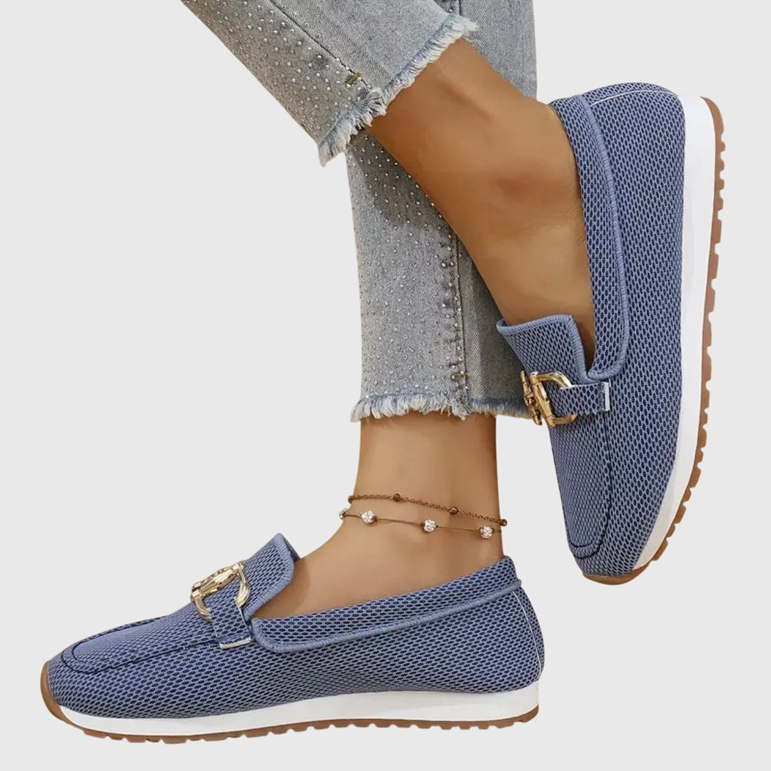 Fabianna | Mocasines para mujer con hebilla y acabado texturizado elegantes | Cómodos