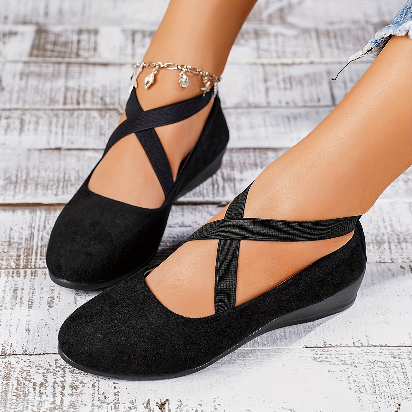 Maristela | Women's Shoes with Criss-Cross Straps and Rounded Toe | Casual