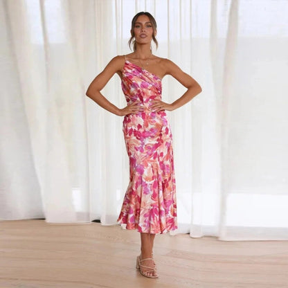 Carla | Maxikleid für den Sommer mit asymmetrischem Schnitt und Blumenmuster