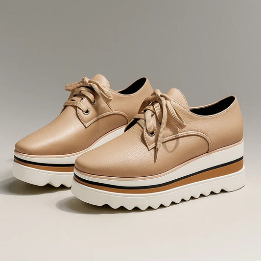 Calvera | Zapatillas para mujer con plataforma y cordones y diseño moderno