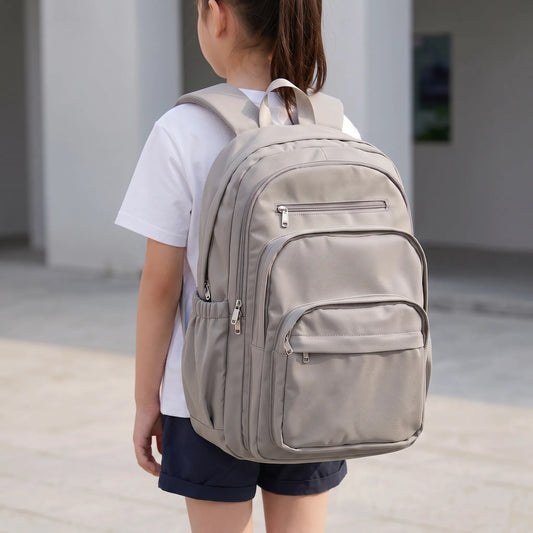 Momo | Mochila con varios bolsillos y bolsillo frontal amplio