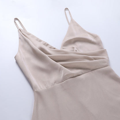 Isabel | Vestido satinado estilo Ibiza con abertura lateral
