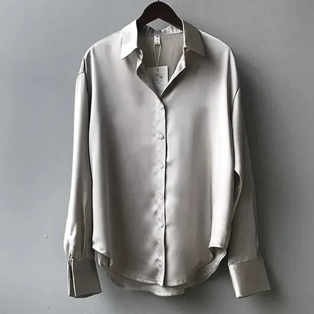 Nayeli | Blusa de satén de manga larga con botones para mujer