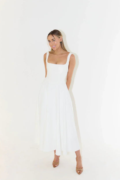 Sergia | Robe midi taille haute avec décolleté carré