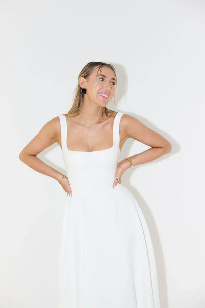 Sergia | Robe midi taille haute avec décolleté carré
