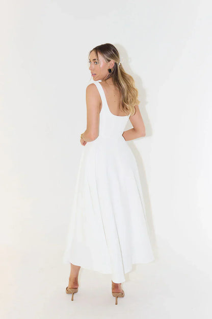 Sergia | Robe midi taille haute avec décolleté carré
