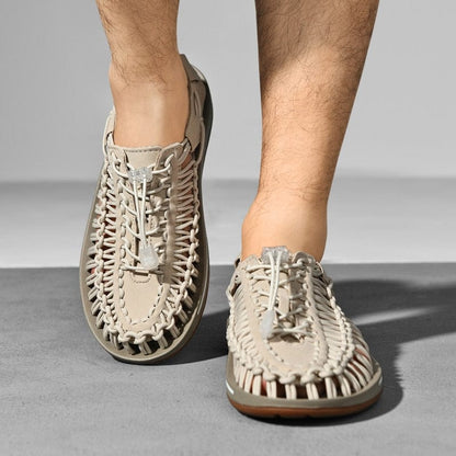 Victoria | Sandalias cerradas con cordón ajustable y puntera