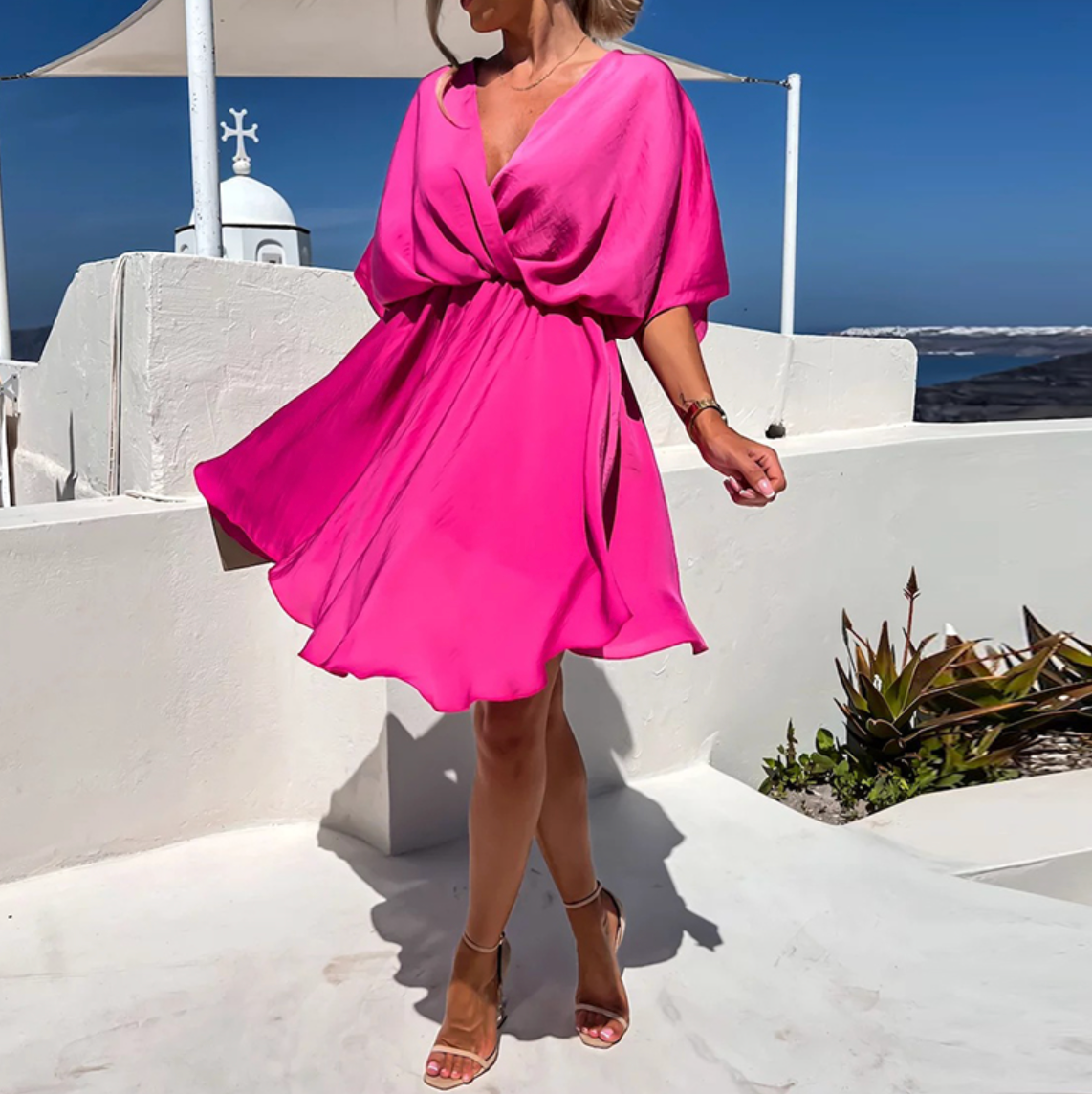 Jana | Elegantes kurzes Damenkleid mit Wickeldesign und fließendem Fall