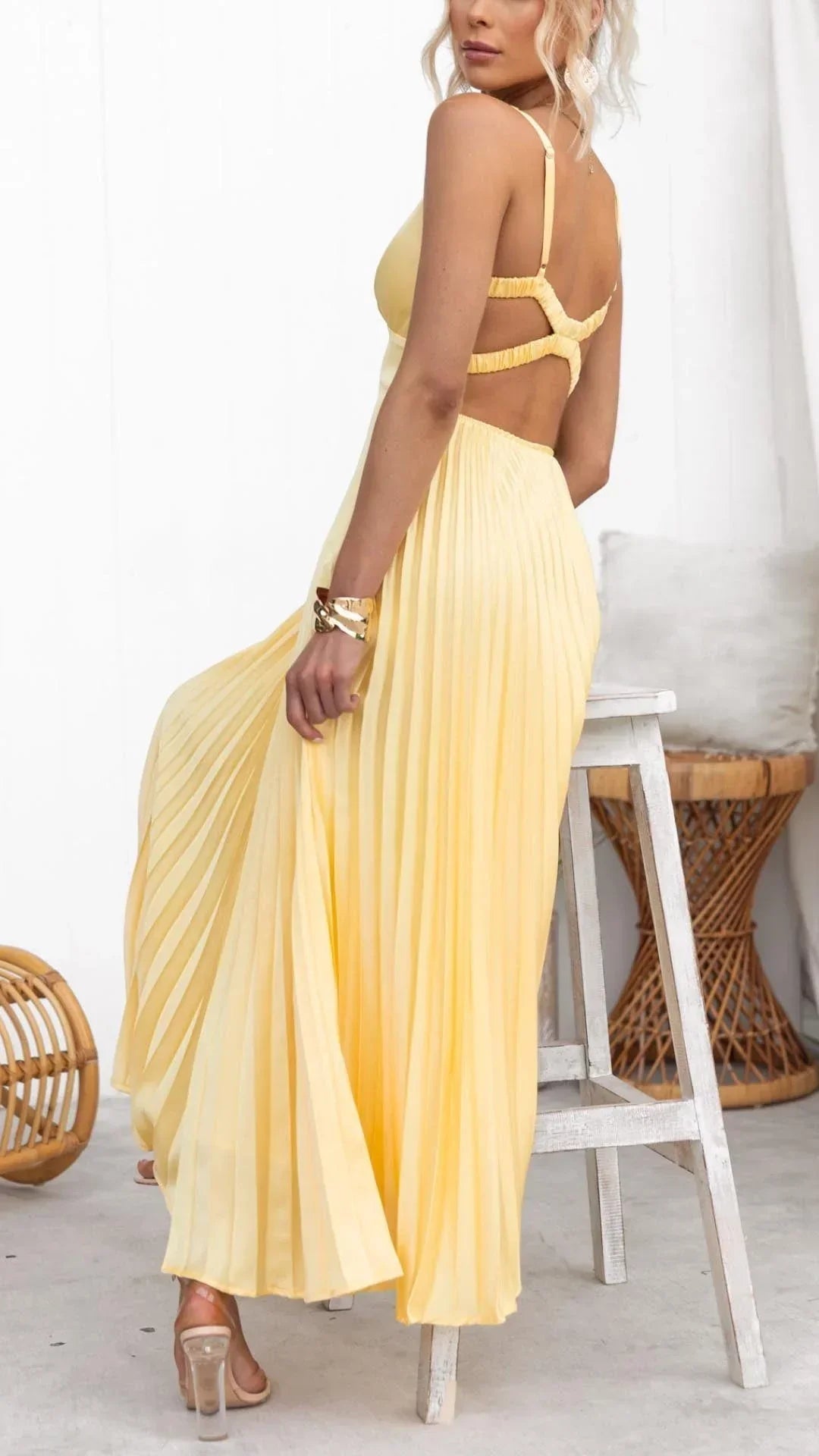 Berenguela | Vestido maxi plisado para mujer con escote en V
