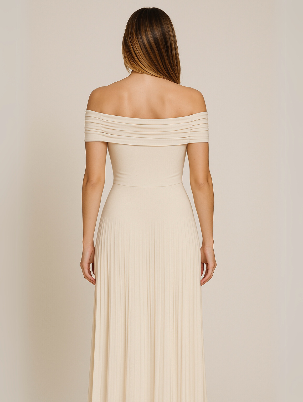 Dalia | Plissiertes Maxikleid für die Hochzeit mit schulterfreiem Design für Damen