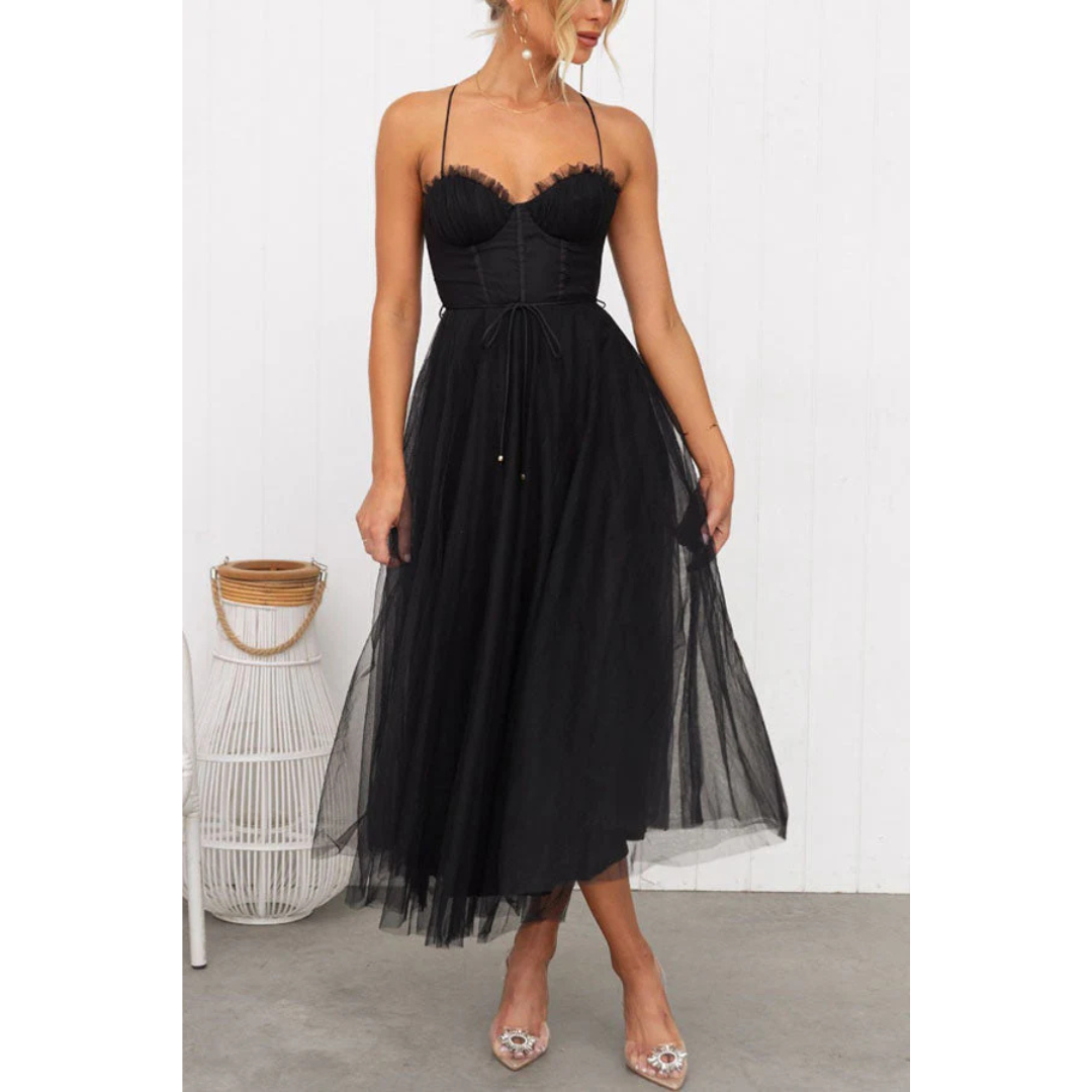 Quelina | Robe longue moderne pour femme à fines bretelles | Stylisée