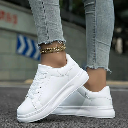 Dorelia | Zapatillas estilo urbano para mujer con diseño limpio y cordones