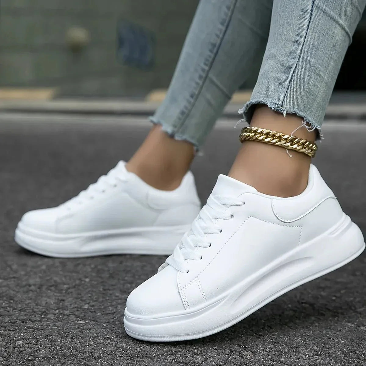 Dorelia | Zapatillas estilo urbano para mujer con diseño limpio y cordones