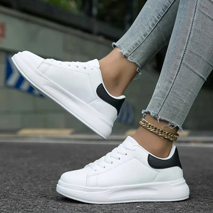 Dorelia | Zapatillas estilo urbano para mujer con diseño limpio y cordones