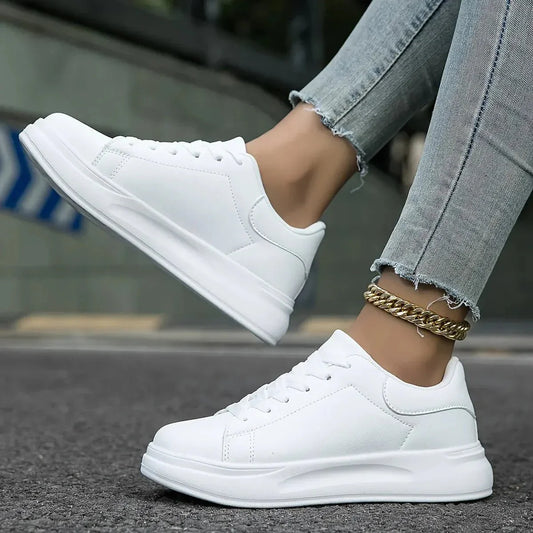 Dorelia | Zapatillas estilo urbano para mujer con diseño limpio y cordones