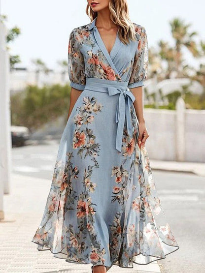 Lourdes | Midikleid mit V-Ausschnitt und Blumenmuster mit Gürtel  