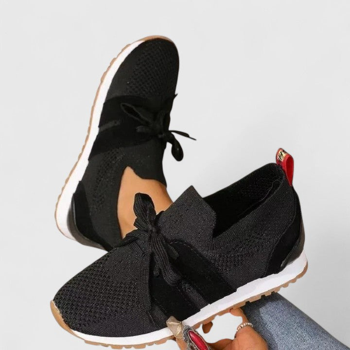 Mirela | zapatillas ortopédicas con tejido transpirable y cordones