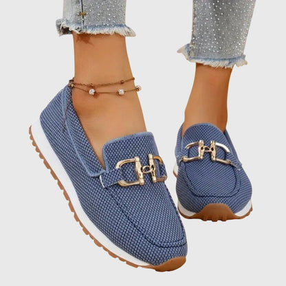 Fabianna | Mocasines para mujer con hebilla y acabado texturizado elegantes | Cómodos