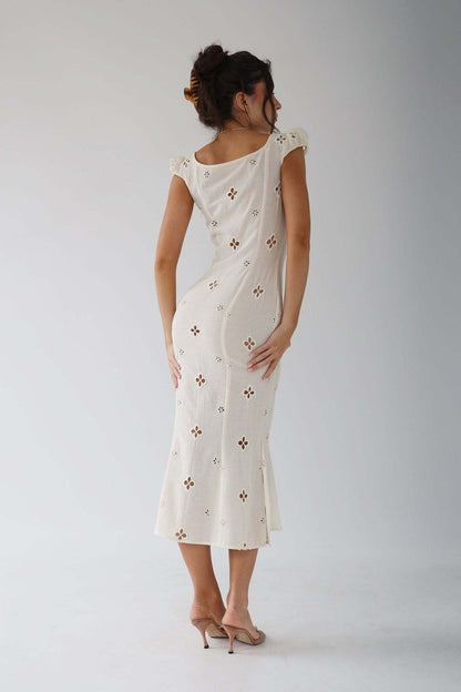 Aurelia | Vestido midi de boda con bordado y tirantes finos para mujer