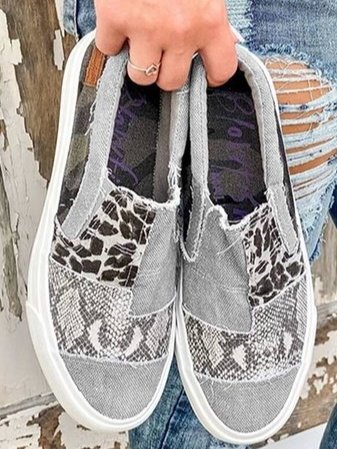 Mariela | Zapatillas sin cordones para mujer con diseño de parches y estampado