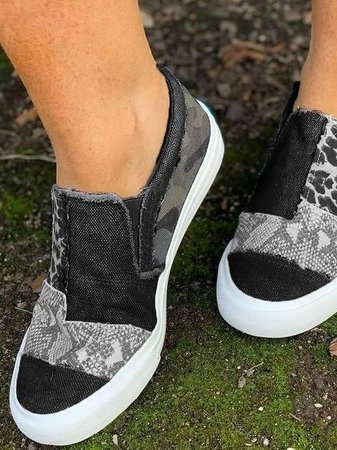 Mariela | Zapatillas sin cordones para mujer con diseño de parches y estampado