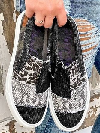 Mariela | Zapatillas sin cordones para mujer con diseño de parches y estampado