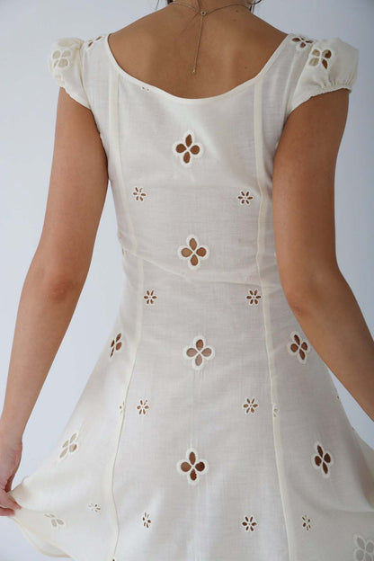 Aurelia | Vestido midi de boda con bordado y tirantes finos para mujer