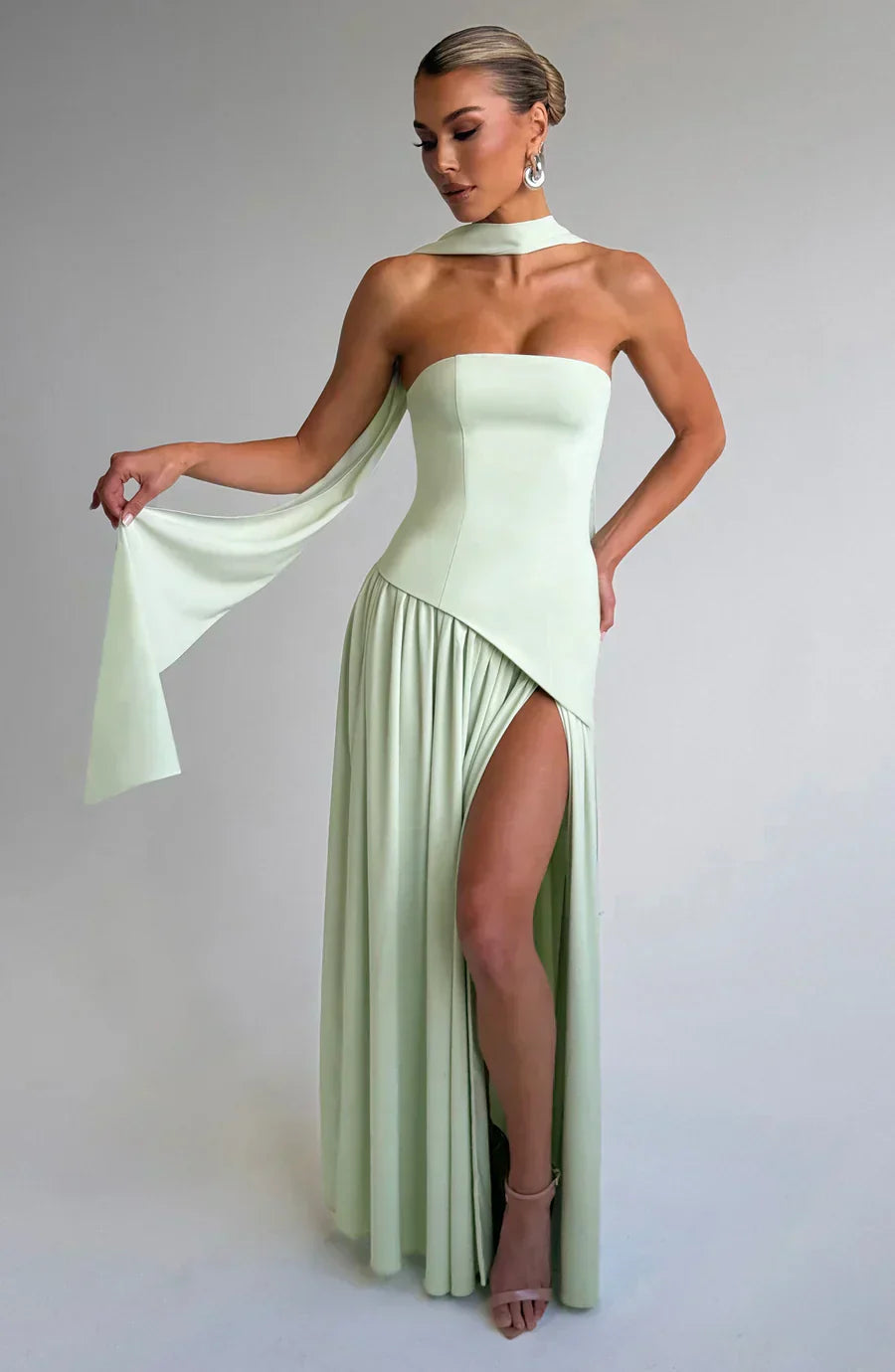 Talina | Asymmetrisches trägerloses Maxikleid für Damen