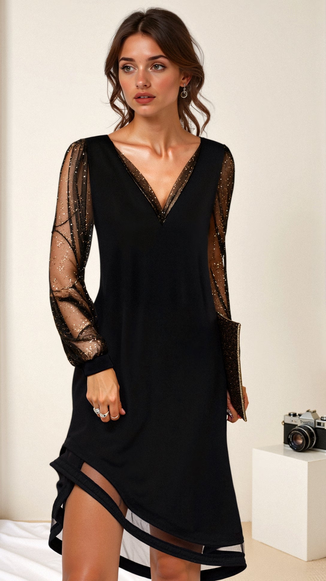Noelia | Vestido Negro Elegante con Escote en V y Manga Larga Transparente