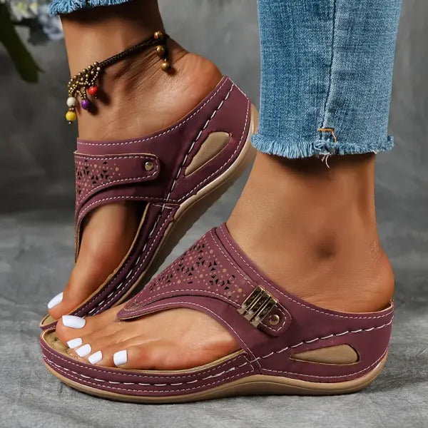 Natalia | Sandalias ortopédicas para mujer con tiras y suela acolchada