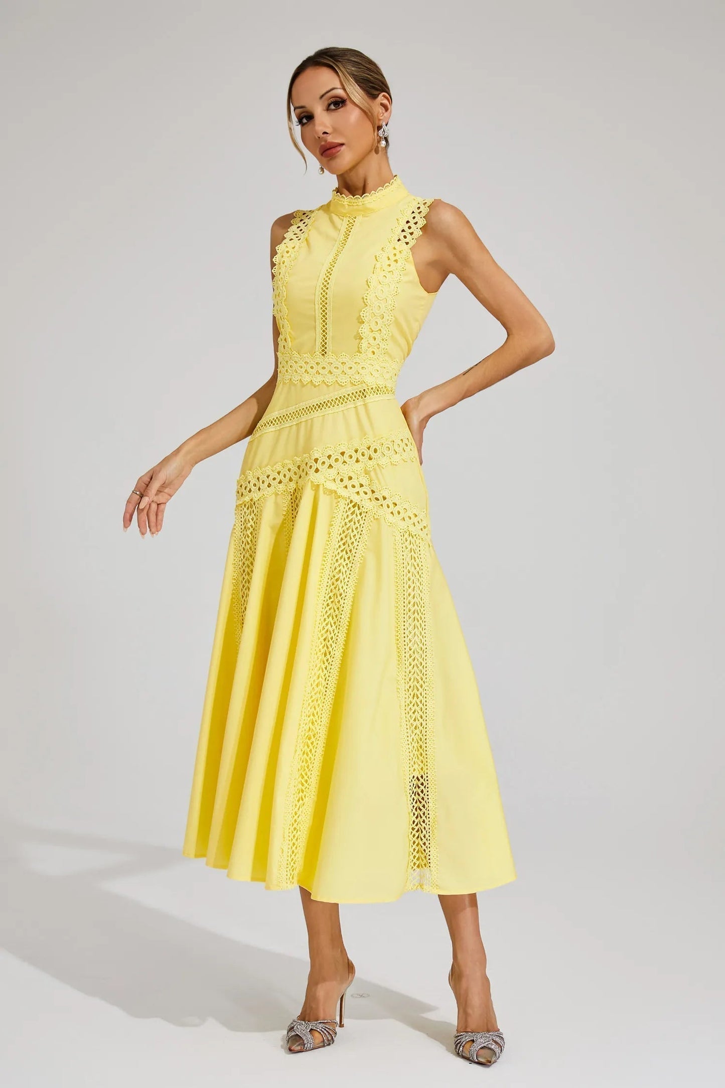 Petra | Ärmelloses Midikleid für Damen mit Spitze, geeignet für Hochzeiten  